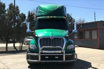 洋書 INTERNATIONAL TRUCKS maxresdefault.jpg